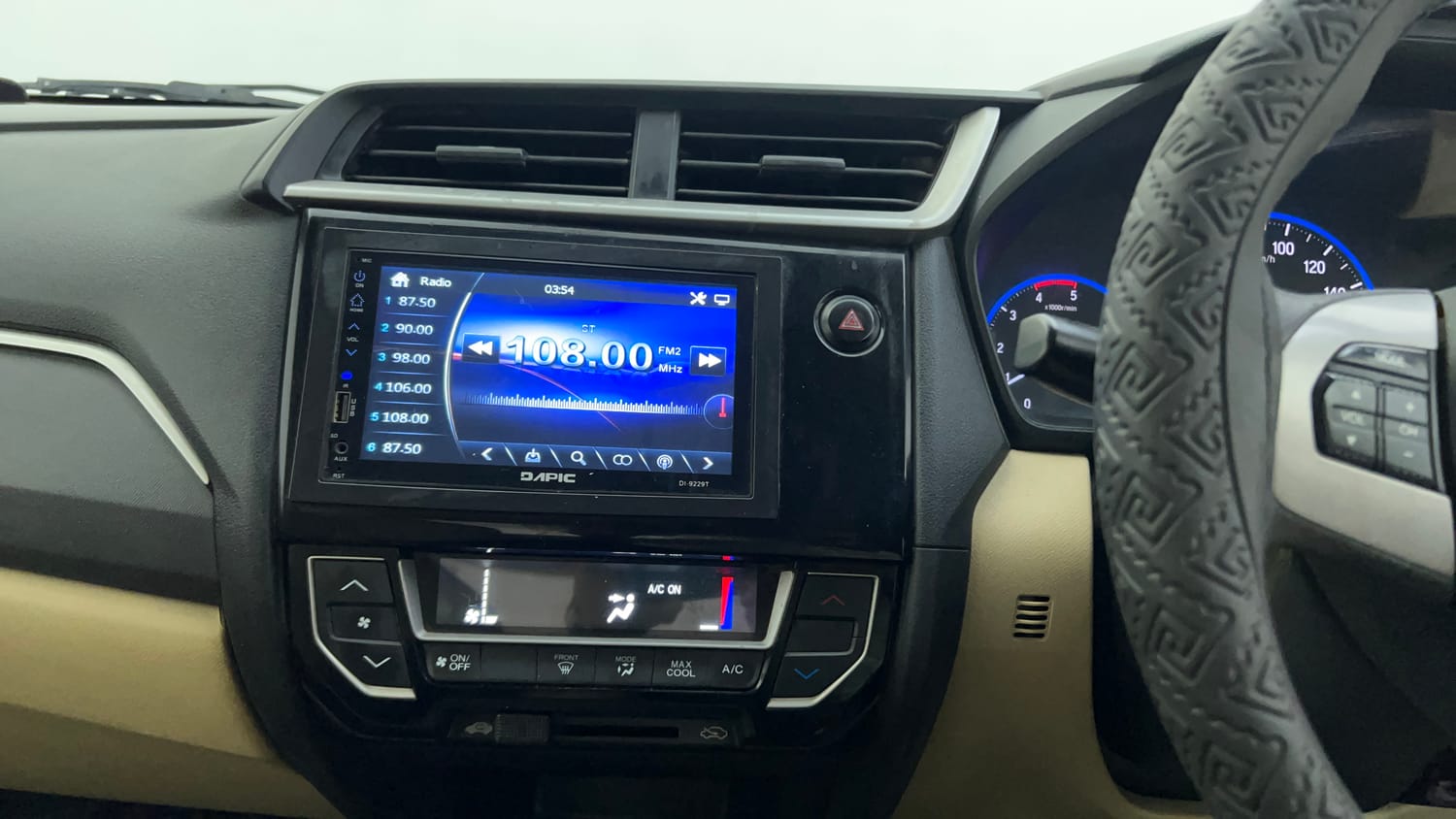 Used 2017 Honda Amaze 1.5 S i-DTEC Opt Diesel Manual interior MUSIC SYSTEM & AC CONTROL VIEW