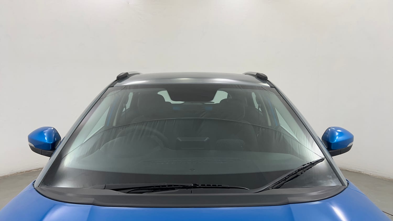 Used 2018 Tata Nexon XZ Plus Diesel Dual Tone Diesel Manual exterior FRONT WINDSHIELD VIEW