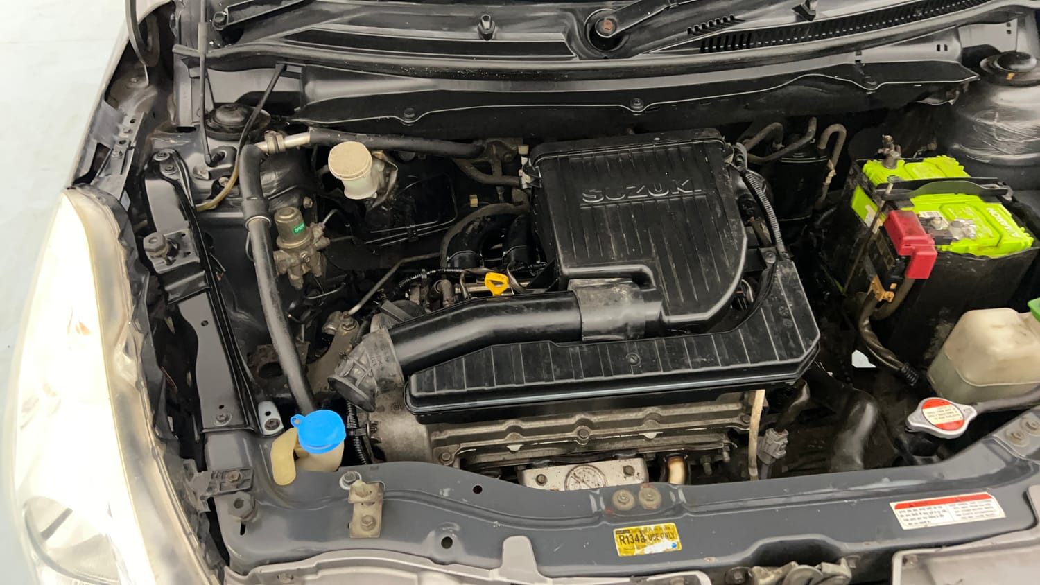 Used 2013 Maruti Suzuki Swift VXi Petrol Manual engine ENGINE RIGHT SIDE VIEW