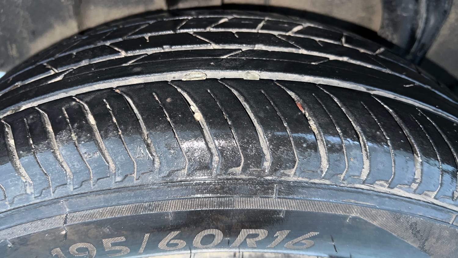 Used 2024 Nissan Magnite XL Petrol Manual tyres RIGHT REAR TYRE TREAD VIEW