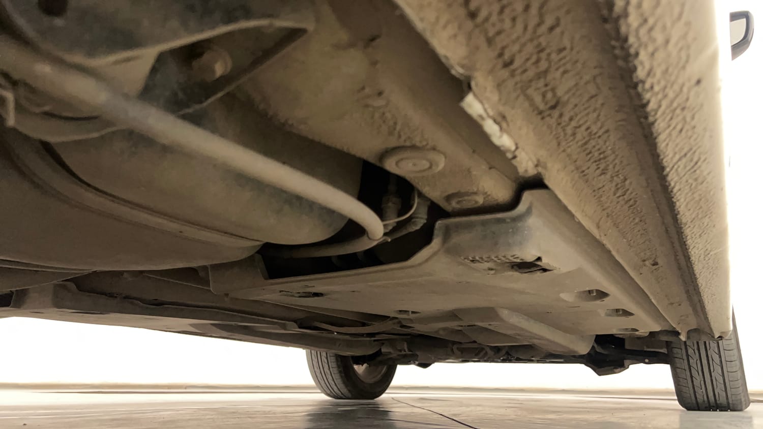 Used 2014 Volkswagen Vento Highline Diesel Diesel Manual extra REAR RIGHT UNDERBODY VIEW