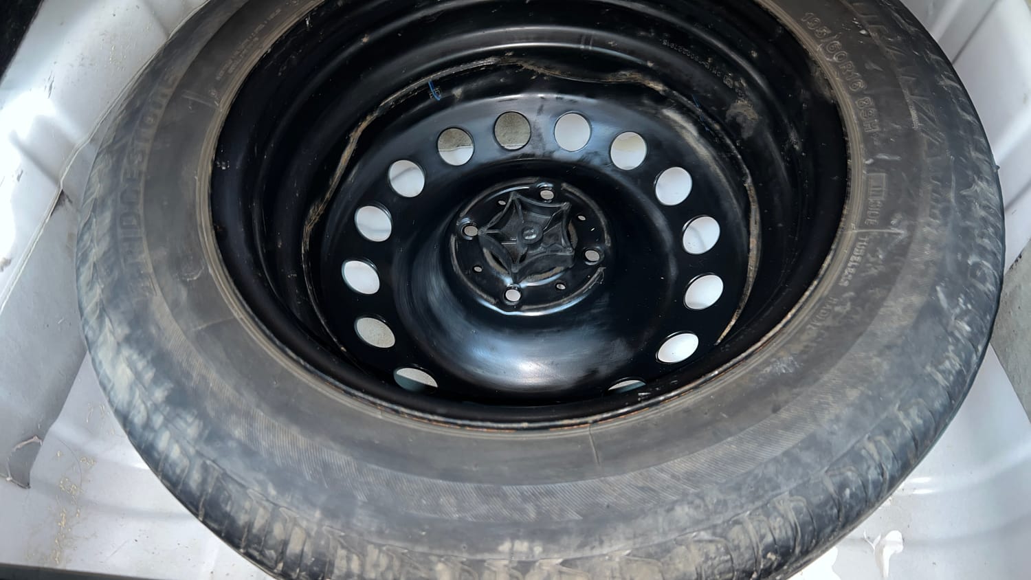 Used 2022 Tata Nexon XM Petrol Manual tyres SPARE TYRE VIEW