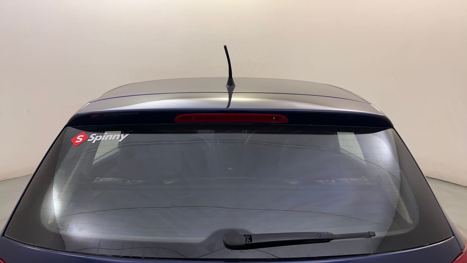 Used 2013 Volkswagen Polo Comfortline 1.2L (P) Petrol Manual top_features Rear defogger