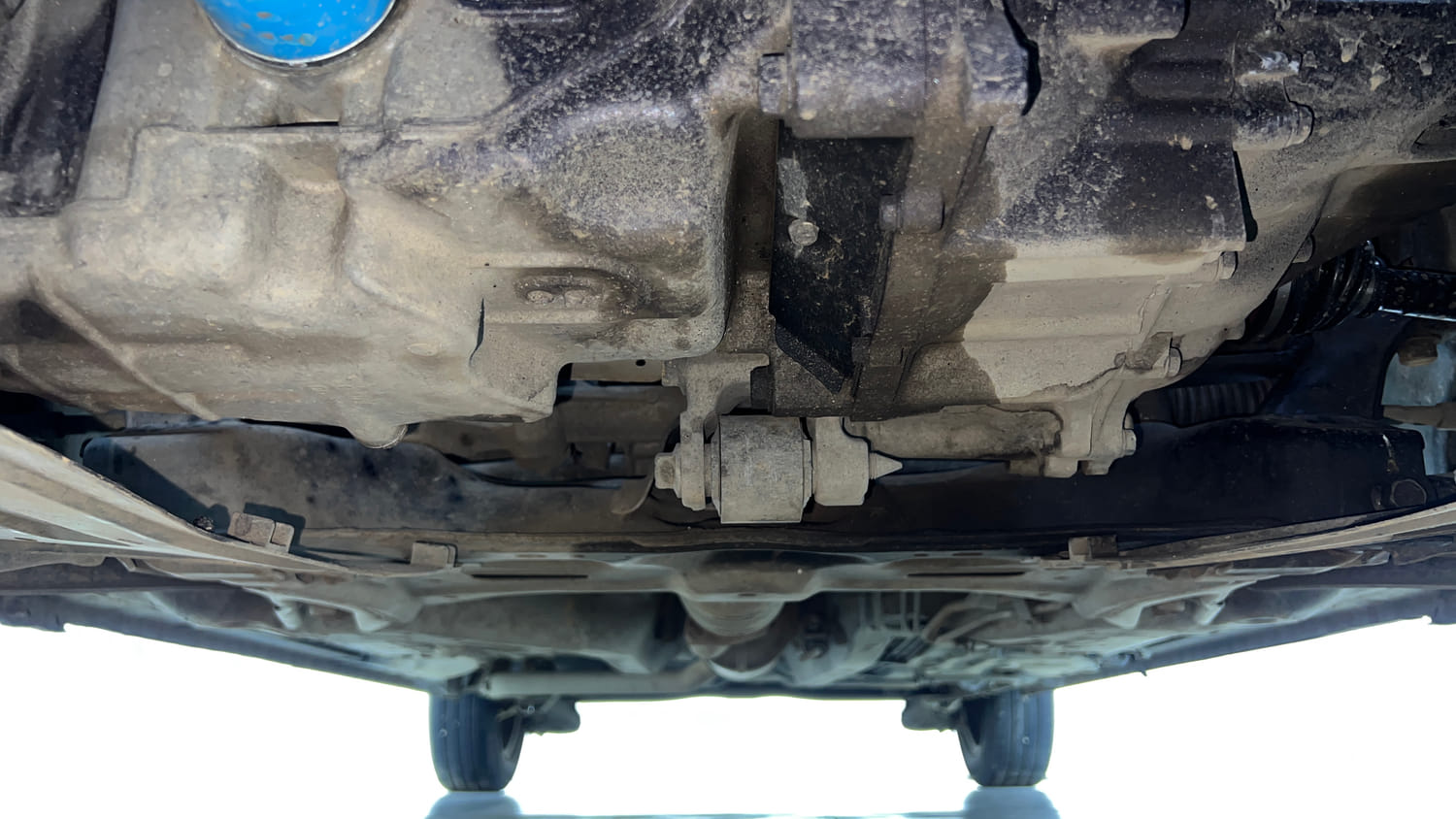 Used 2015 Honda Mobilio S Petrol Petrol Manual extra FRONT LEFT UNDERBODY VIEW