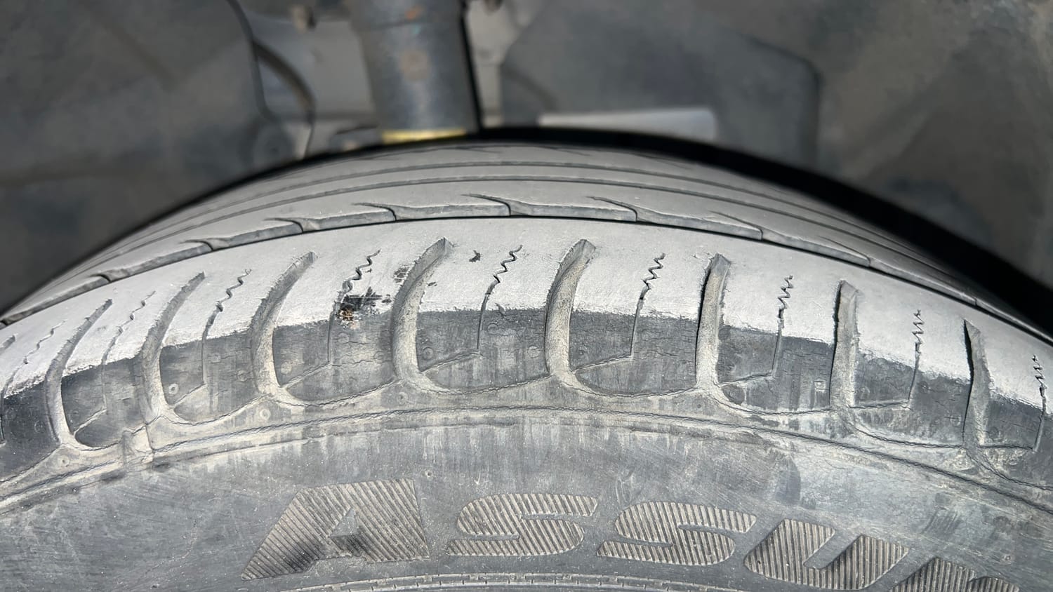 Used 2021 Ford EcoSport Trend 1.5L Ti-VCT Petrol Manual tyres RIGHT FRONT TYRE TREAD VIEW