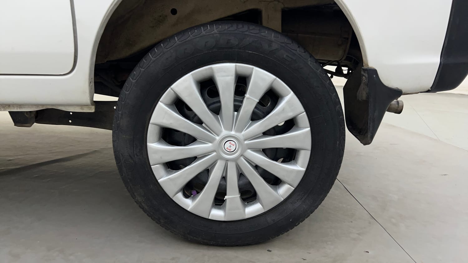 Used 2015 Maruti Suzuki Eeco 5 STR WITH A/C+HTR Petrol Manual tyres LEFT REAR TYRE RIM VIEW