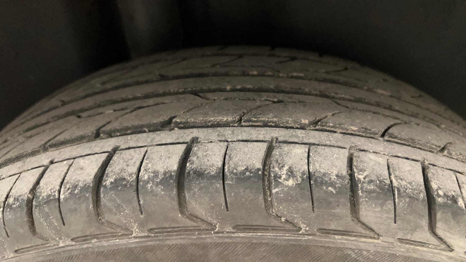Used 2014 Volkswagen Vento Highline Diesel Diesel Manual tyres RIGHT REAR TYRE TREAD VIEW