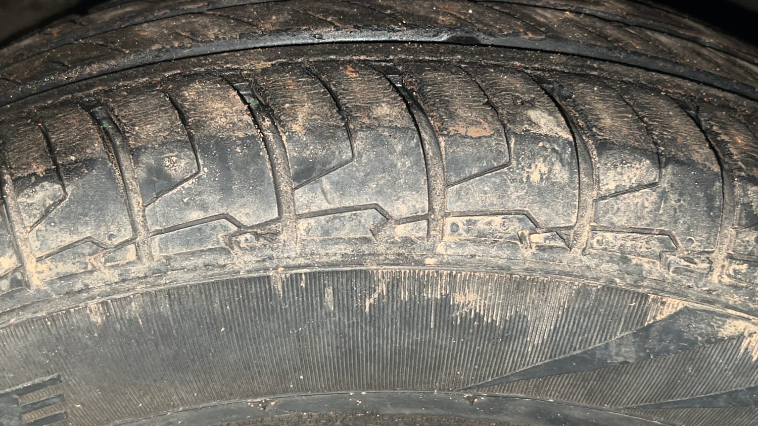 Used 2022 Maruti Suzuki Dzire VXi Petrol Manual tyres RIGHT FRONT TYRE TREAD VIEW
