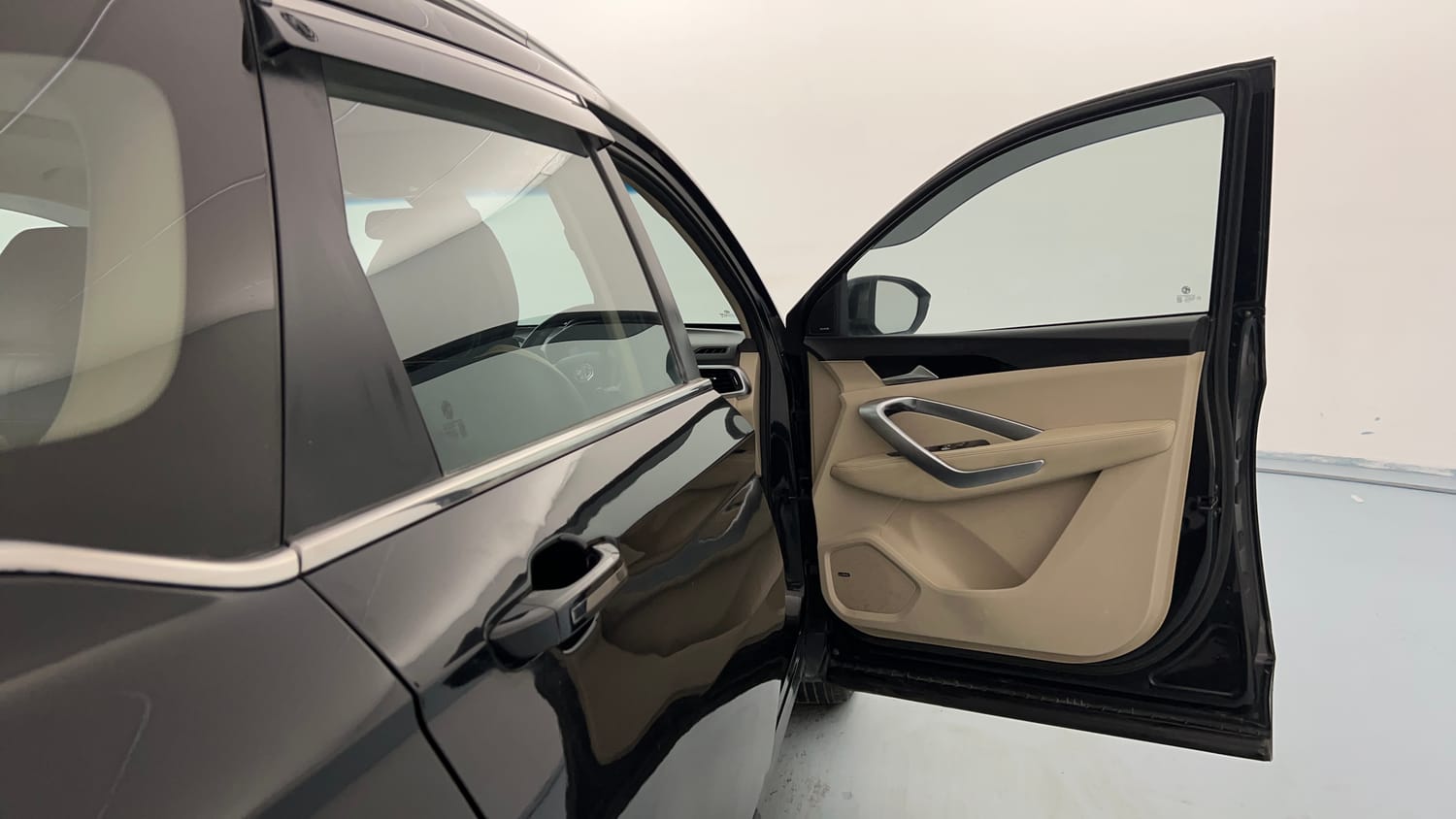 Used 2022 MG Motors Hector Sharp 2.0 Diesel Turbo MT Diesel Manual interior RIGHT FRONT DOOR OPEN VIEW