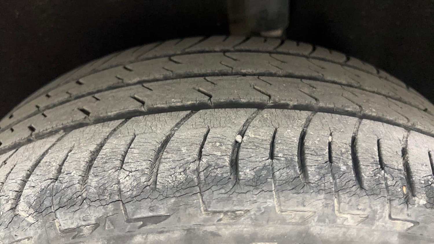 Used 2019 Ford EcoSport S Petrol Petrol Manual tyres LEFT REAR TYRE TREAD VIEW