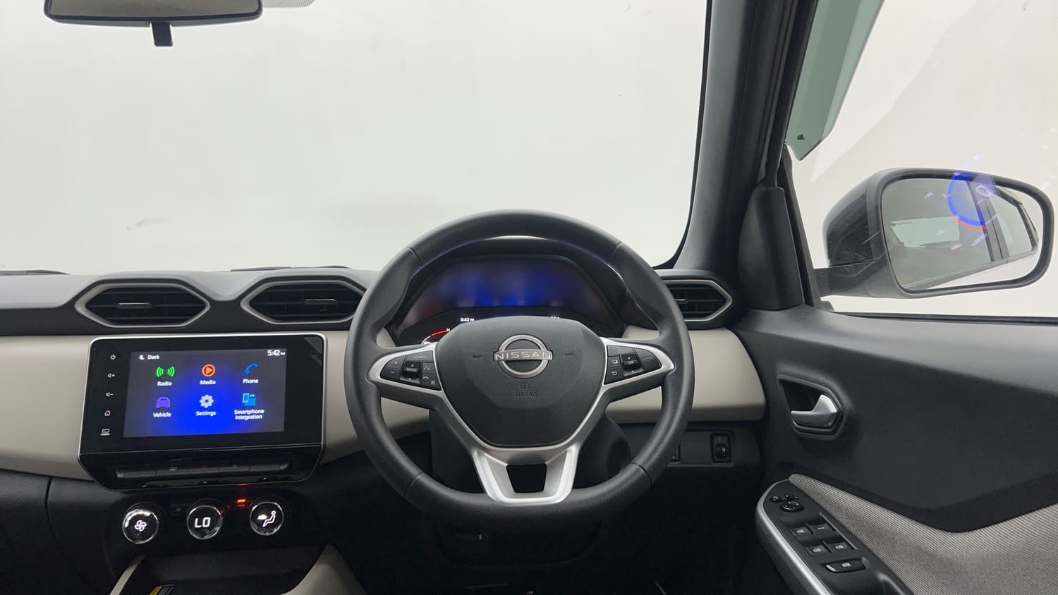 Used 2024 Nissan Magnite XV Turbo Petrol Manual interior STEERING VIEW