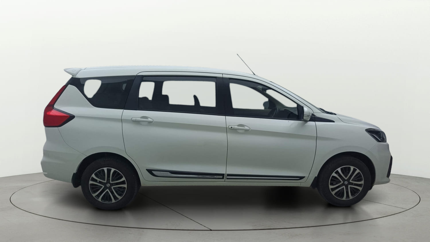 Used 2024 Maruti Suzuki Ertiga VXi AT Petrol Automatic exterior RIGHT SIDE VIEW