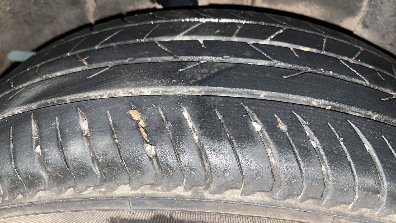 Used 2024 Renault Kiger RXL AMT Petrol Automatic tyres RIGHT REAR TYRE TREAD VIEW