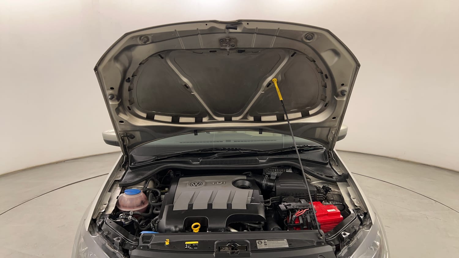 Used 2014 Volkswagen Vento Highline Diesel Diesel Manual engine ENGINE & BONNET OPEN FRONT VIEW