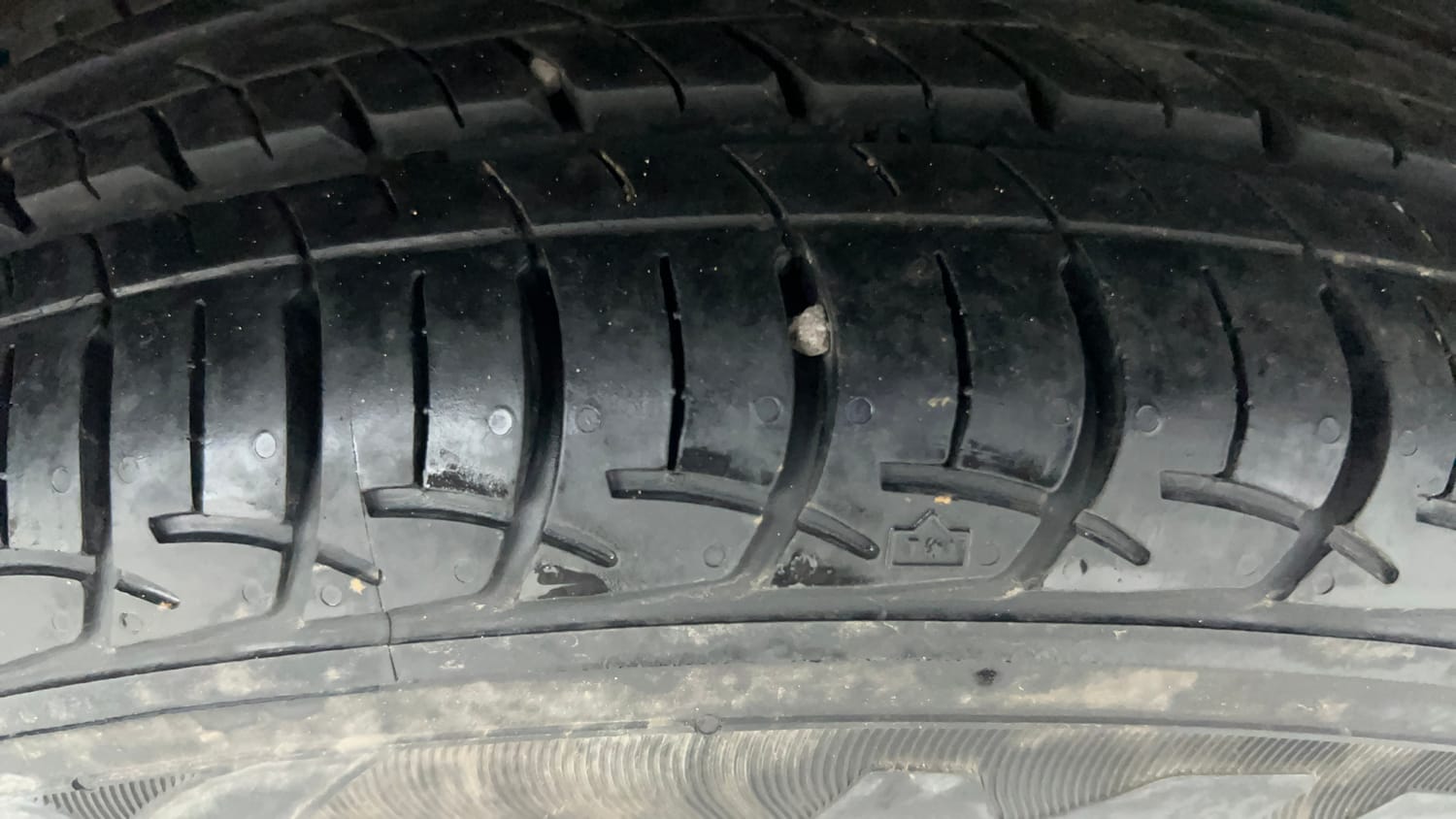 Used 2018 Maruti Suzuki Baleno Delta 1.2 Petrol Manual tyres RIGHT REAR TYRE TREAD VIEW