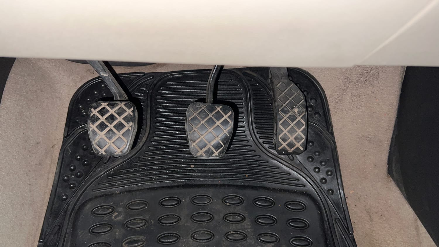 Used 2013 Volkswagen Polo Comfortline 1.2L (P) Petrol Manual interior PEDALS VIEW
