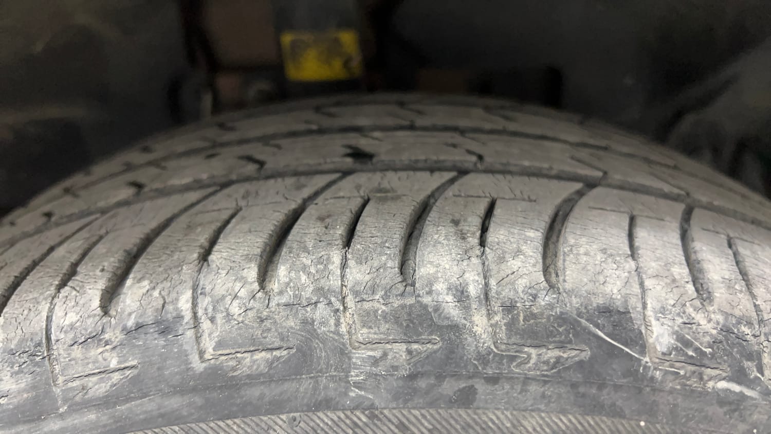 Used 2019 Ford EcoSport S Petrol Petrol Manual tyres RIGHT FRONT TYRE TREAD VIEW