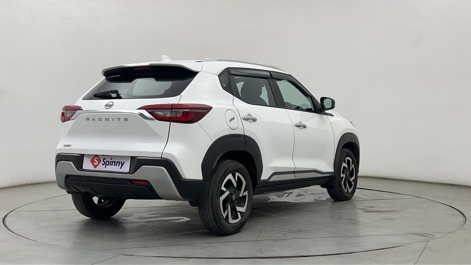 Used 2024 Nissan Magnite XV Turbo Petrol Manual exterior RIGHT REAR CORNER VIEW