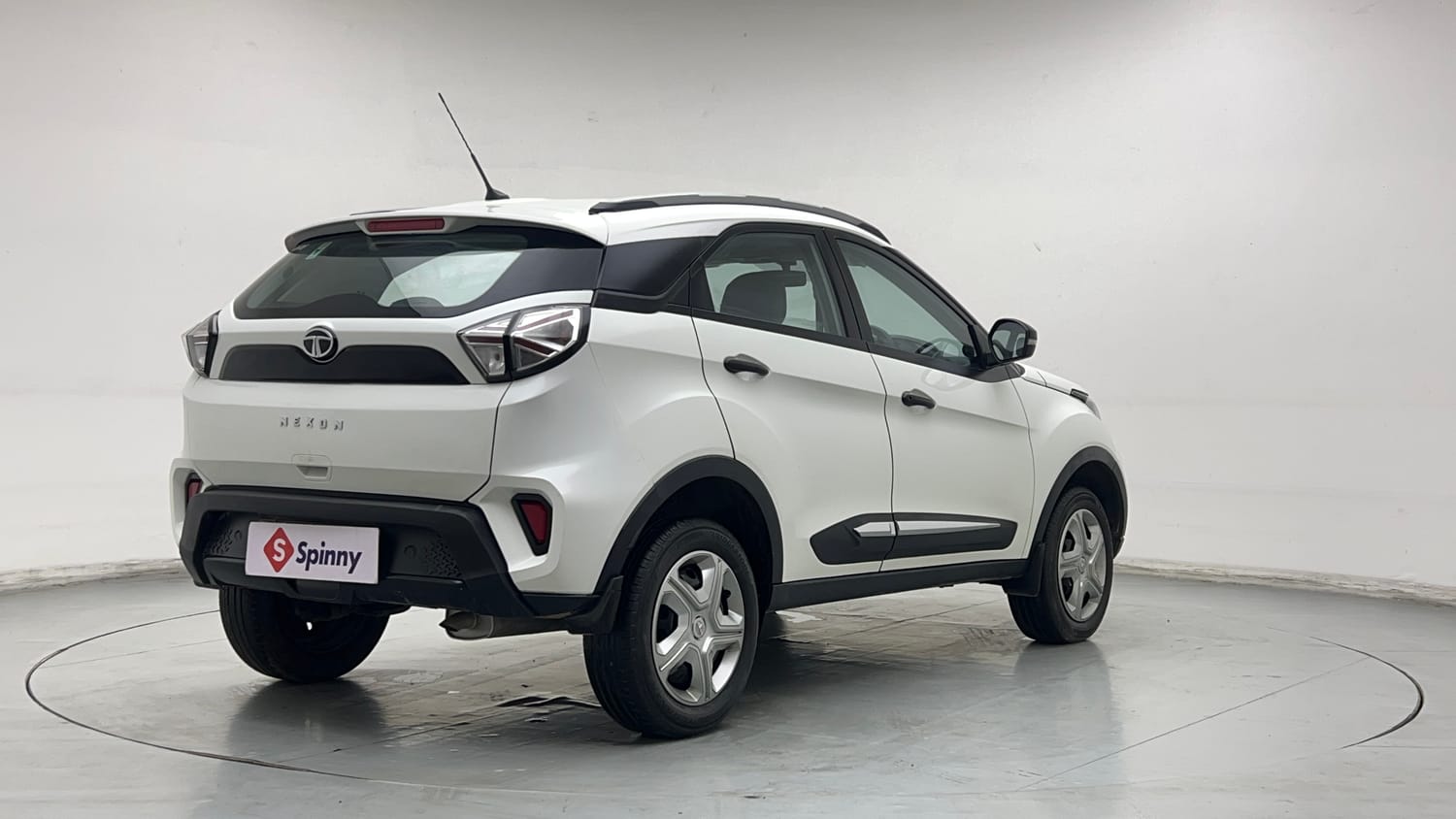 Used 2022 Tata Nexon XM Petrol Manual exterior RIGHT REAR CORNER VIEW