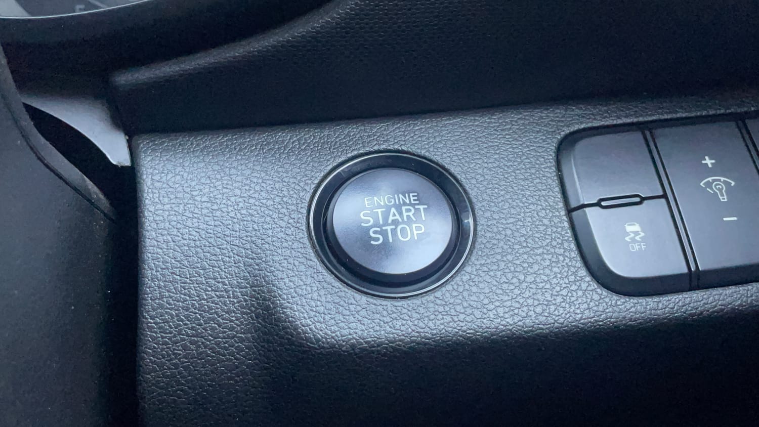 Used 2019 Hyundai Venue SX Plus 1.0 Turbo DCT Petrol Automatic top_features Keyless start