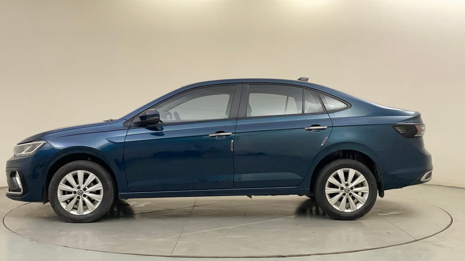 Used 2024 Volkswagen Virtus Highline 1.0 TSI AT Petrol Automatic exterior LEFT SIDE VIEW