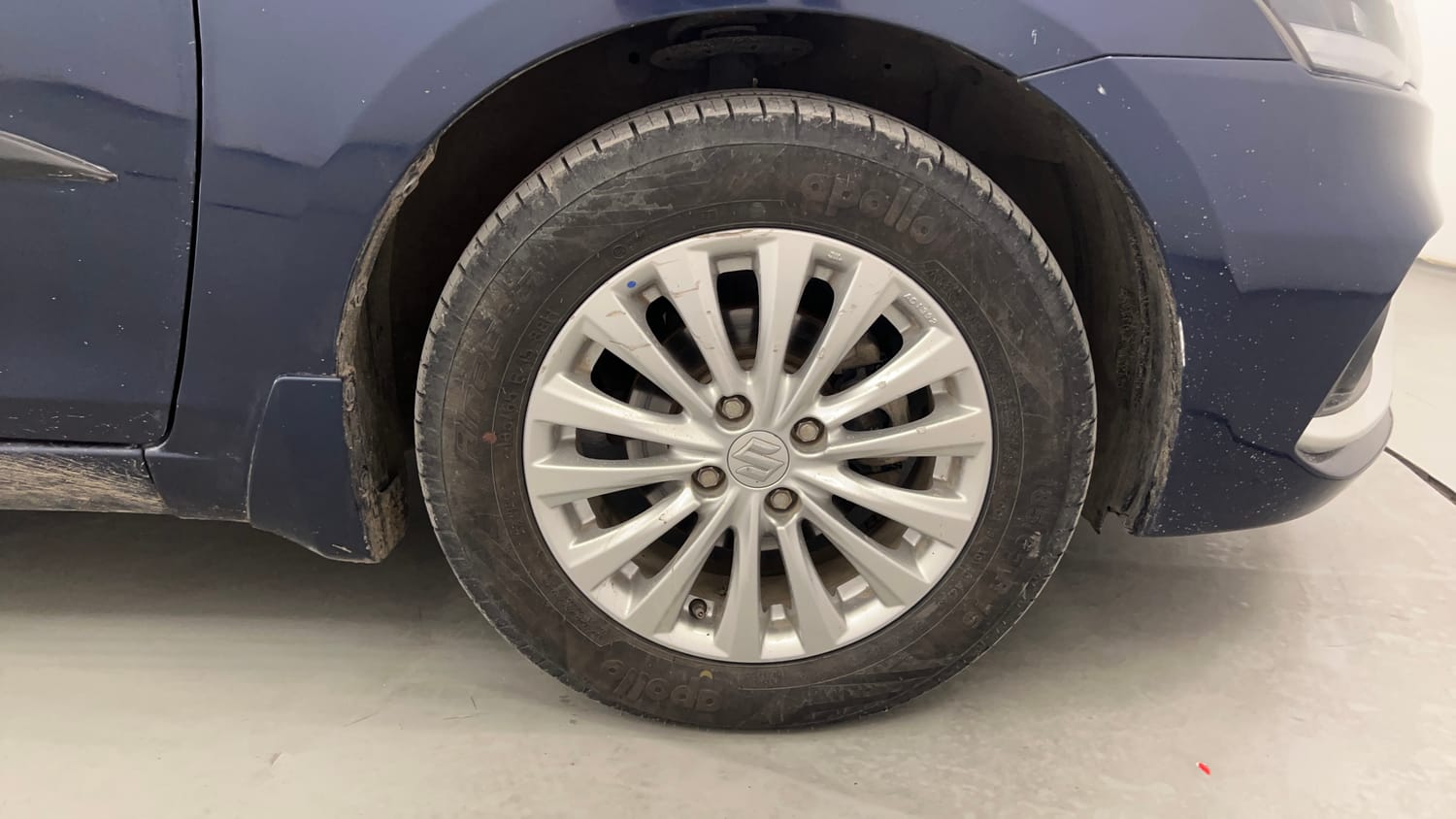 Used 2023 Maruti Suzuki Ciaz Zeta 1.5 Petrol Manual tyres RIGHT FRONT TYRE RIM VIEW