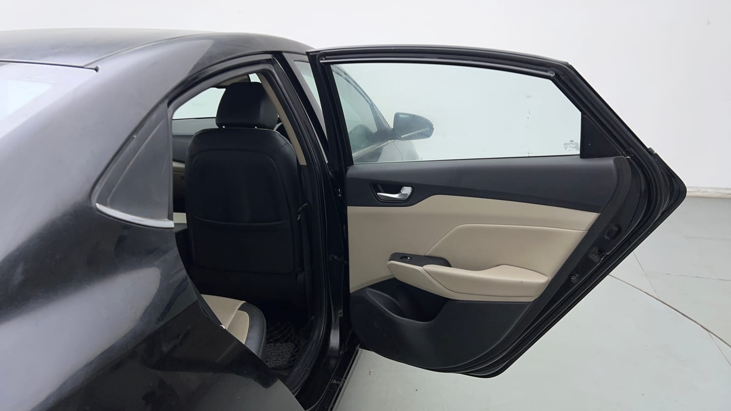 Used 2018 Hyundai Verna SX (O)1.6 VTVT Petrol Manual interior RIGHT REAR DOOR OPEN VIEW