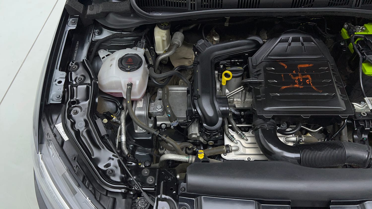Used 2023 Volkswagen Virtus Highline 1.0 TSI AT Petrol Automatic engine ENGINE RIGHT SIDE VIEW