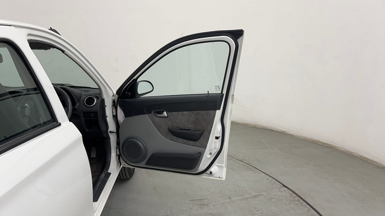 Used 2017 Maruti Suzuki Alto 800 LXi Petrol Manual interior RIGHT FRONT DOOR OPEN VIEW