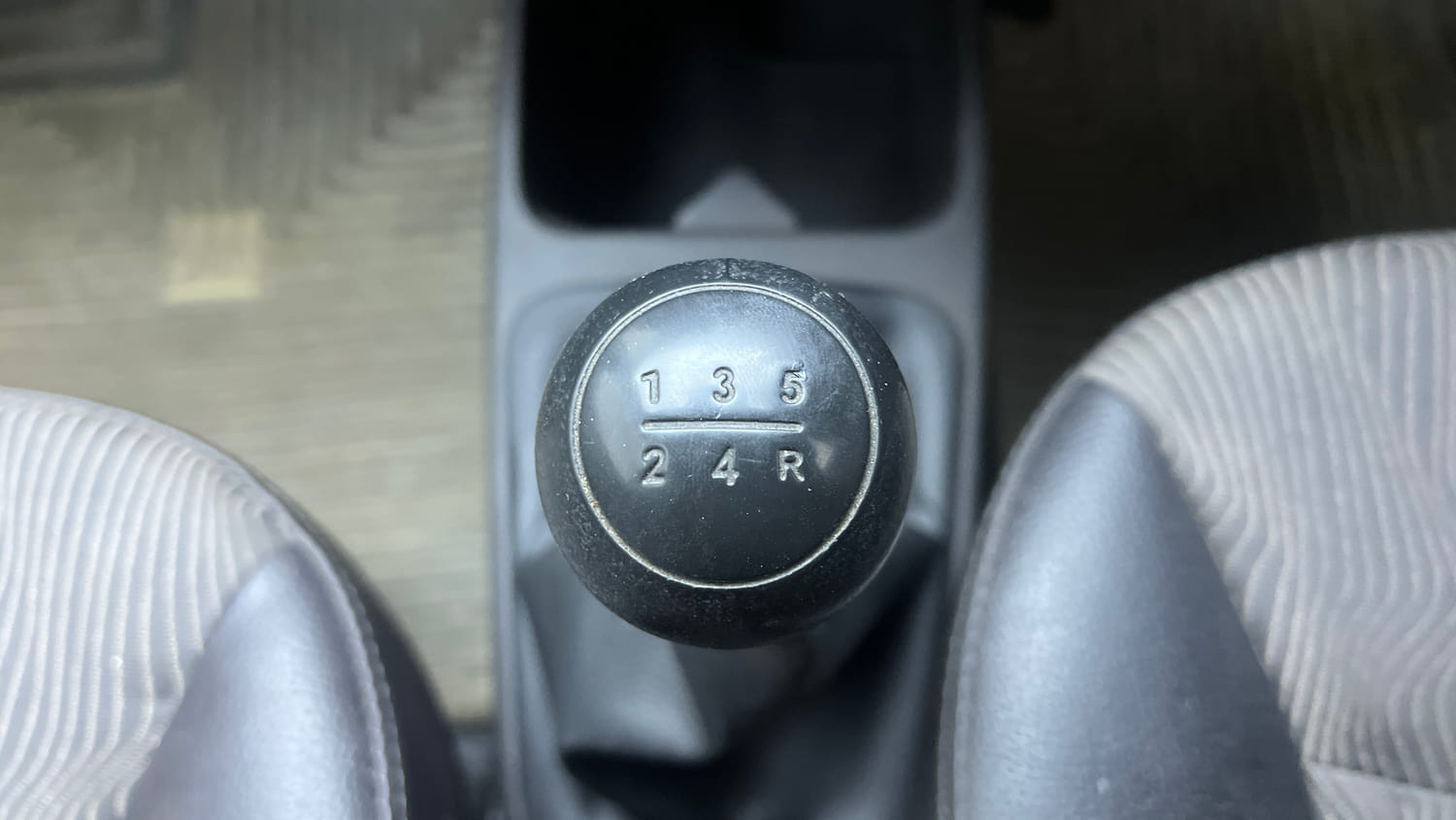 Used 2014 Hyundai Eon D-Lite + Petrol Manual interior GEAR  KNOB VIEW