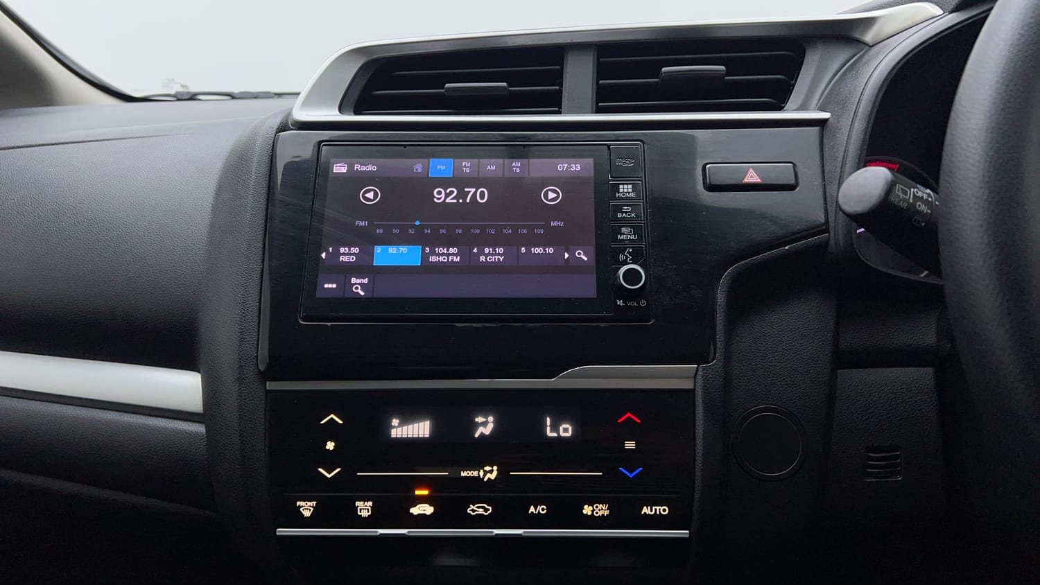 Used 2017 Honda WR-V VX MT Petrol Petrol Manual top_features Touch screen infotainment system