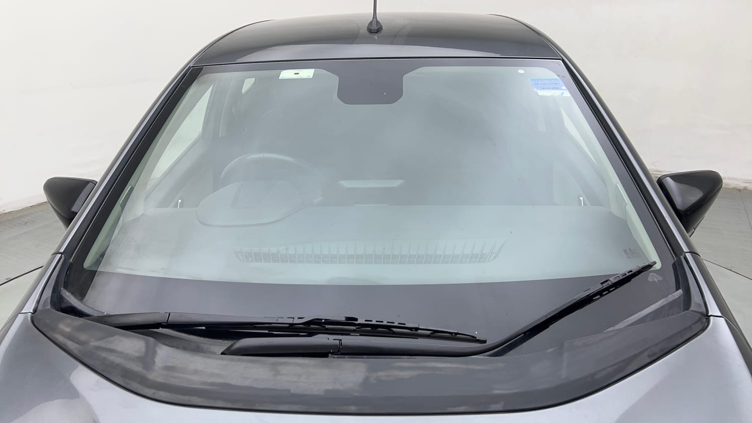 Used 2022 Tata Altroz XZ Plus i-Turbo Petrol Petrol Manual exterior FRONT WINDSHIELD VIEW