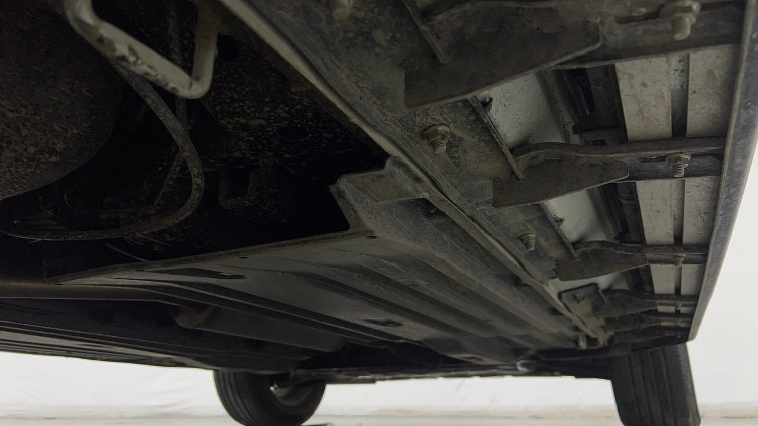 Used 2026 Maruti Suzuki Brezza ZXi AT Petrol Automatic extra REAR RIGHT UNDERBODY VIEW