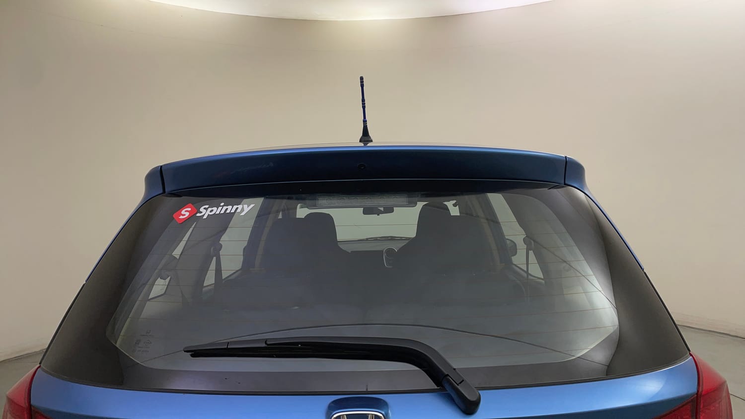 Used 2014 Honda Mobilio S Petrol Petrol Manual exterior BACK WINDSHIELD VIEW
