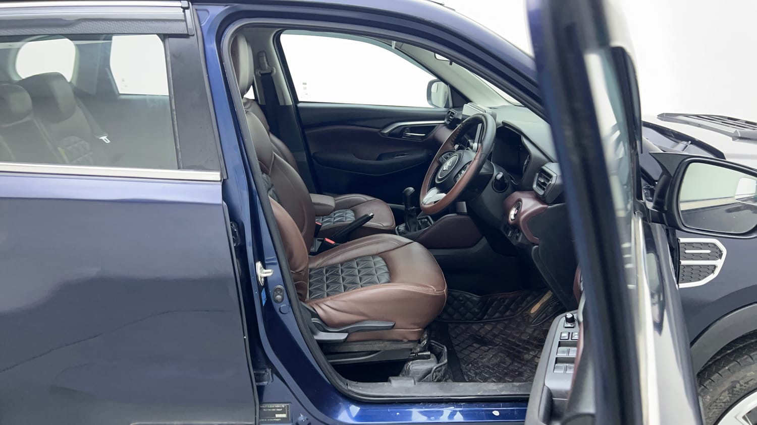 Used 2025 Maruti Suzuki Grand Vitara Delta CNG Cng Manual interior RIGHT SIDE FRONT DOOR CABIN VIEW