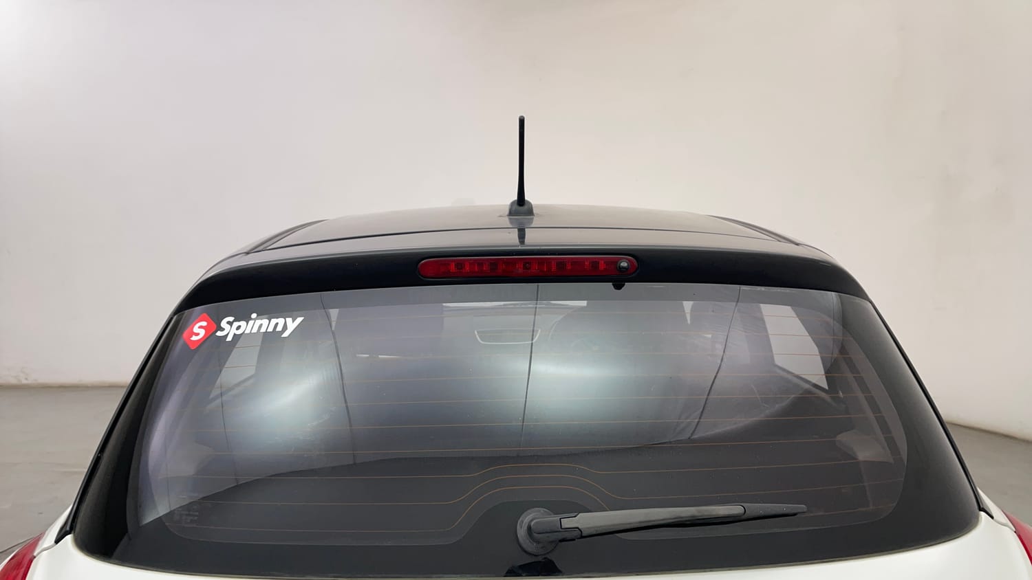 Used 2014 Maruti Suzuki Swift ZDi Diesel Manual exterior BACK WINDSHIELD VIEW