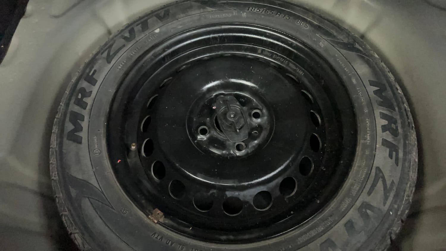 Used 2018 Maruti Suzuki Baleno Delta 1.2 Petrol Manual tyres SPARE TYRE VIEW