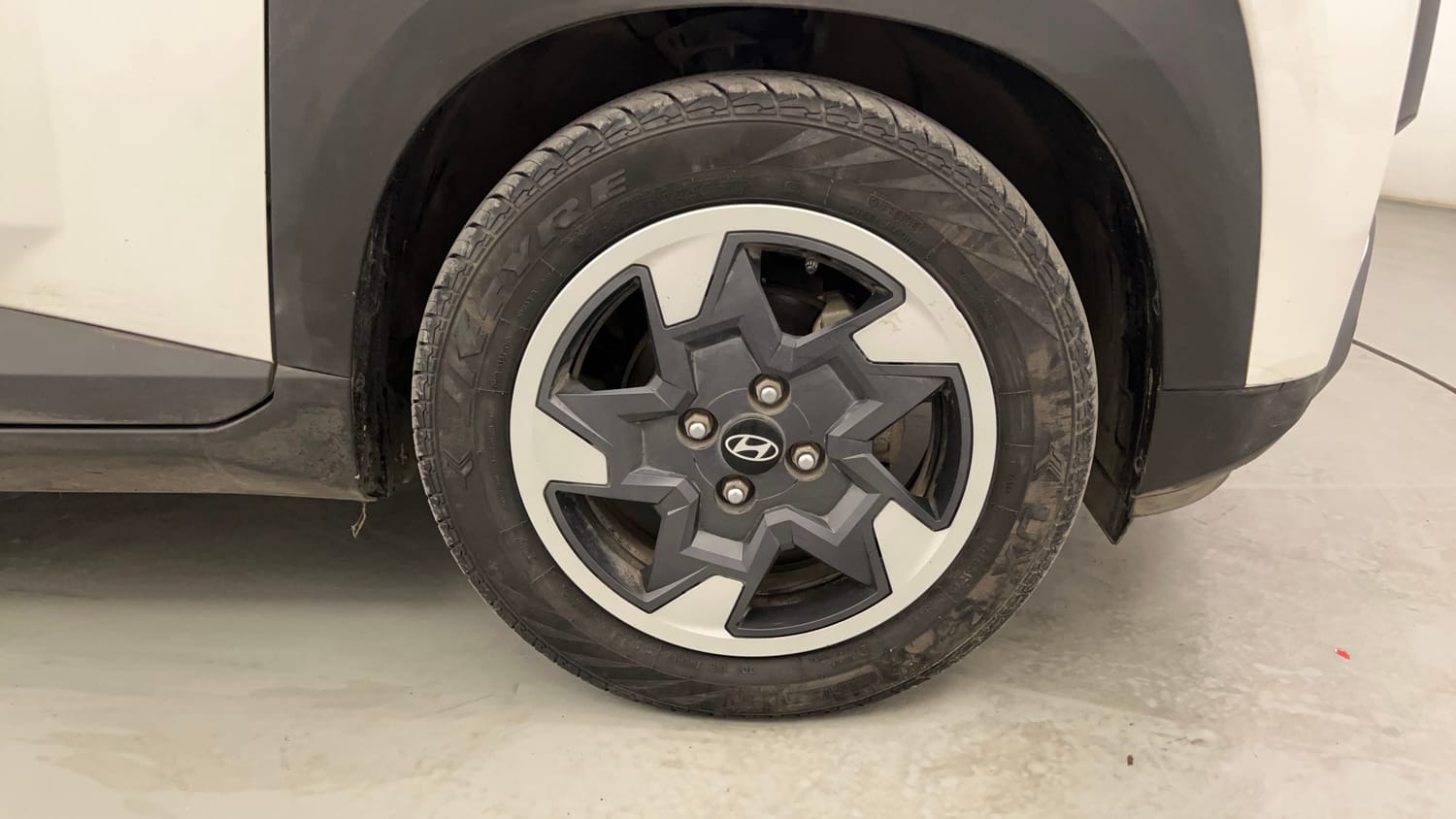 Used 2023 Hyundai Exter SX 1.2 MT Petrol Manual tyres RIGHT FRONT TYRE RIM VIEW