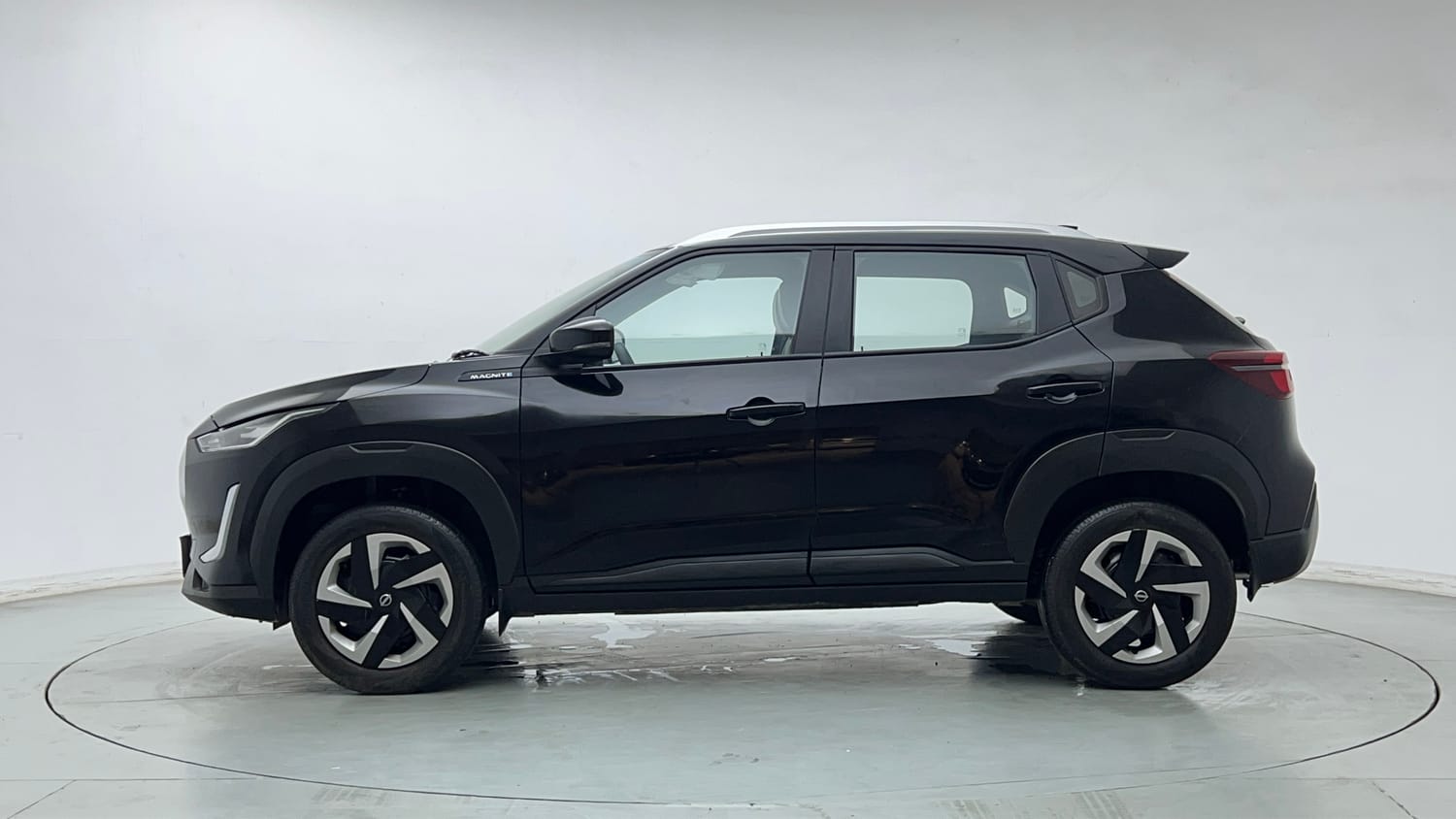 Used 2024 Nissan Magnite XL Petrol Manual exterior LEFT SIDE VIEW