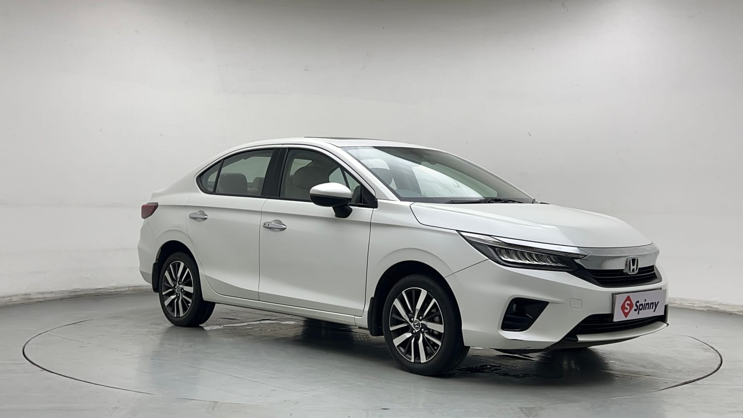 Used 2022 Honda City ZX Petrol Petrol Manual exterior RIGHT FRONT CORNER VIEW
