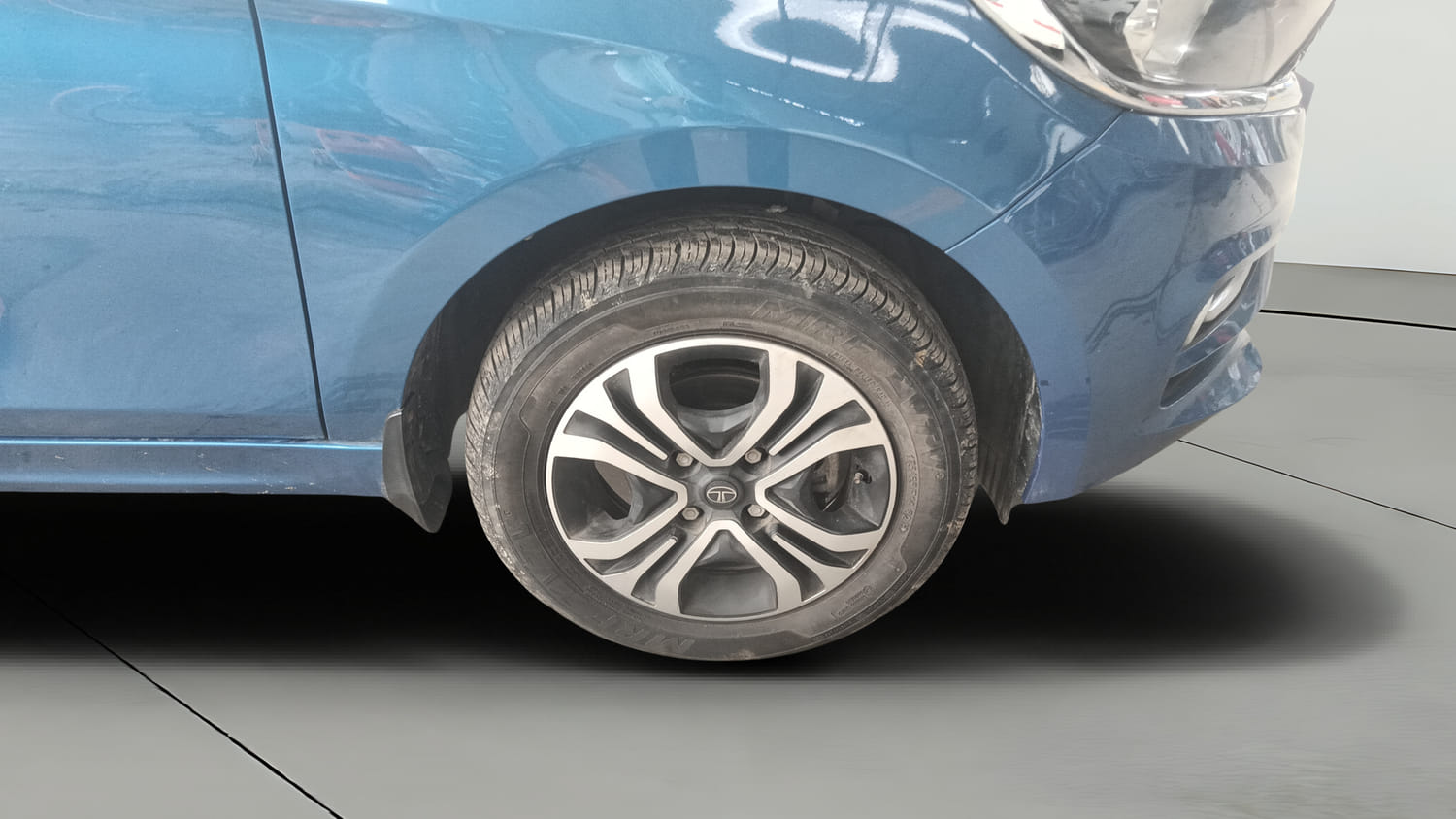 Used 2026 Tata Tiago XZ Plus CNG Cng Manual tyres RIGHT FRONT TYRE RIM VIEW