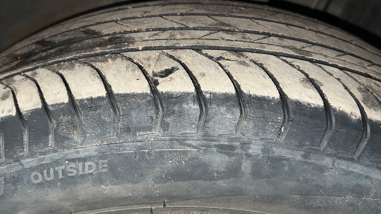 Used 2023 Skoda Kushaq Style 1.5L TSI MT Petrol Manual tyres LEFT FRONT TYRE TREAD VIEW