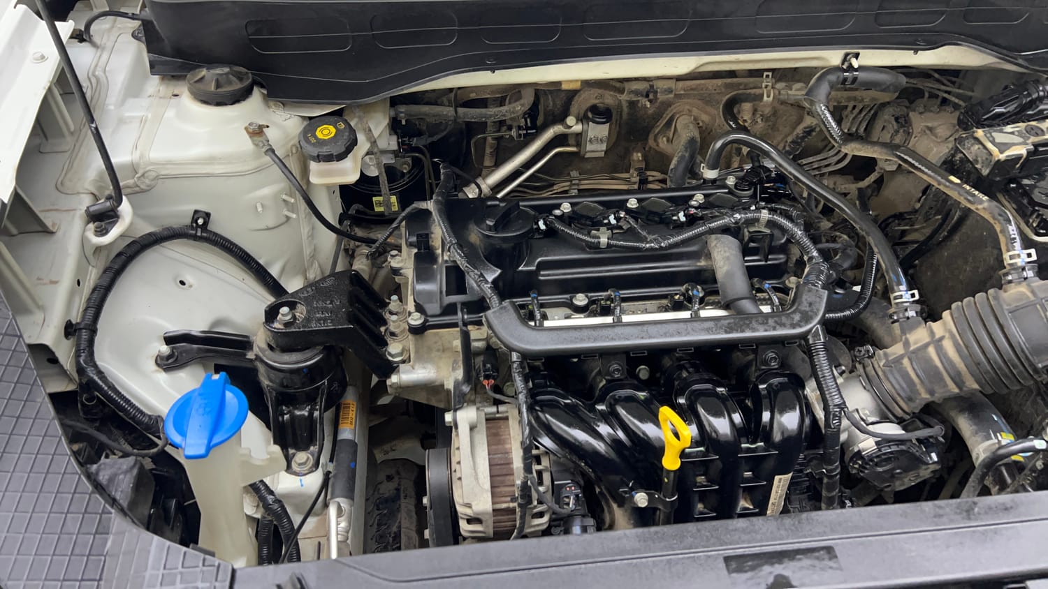 Used 2022 Hyundai Venue S Plus 1.2 Petrol Petrol Manual engine ENGINE RIGHT SIDE VIEW