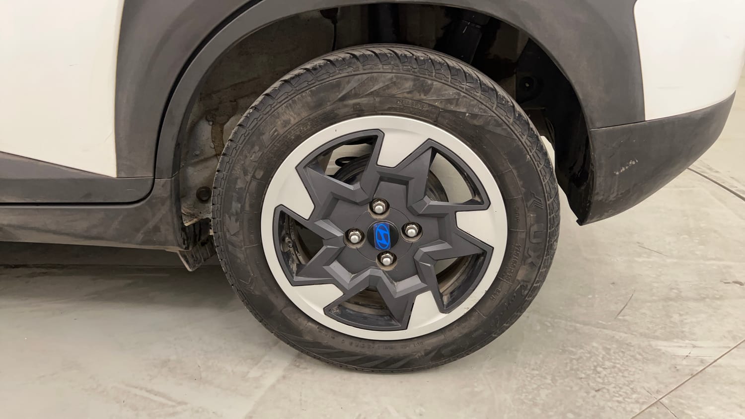Used 2023 Hyundai Exter SX 1.2 MT Petrol Manual tyres LEFT REAR TYRE RIM VIEW
