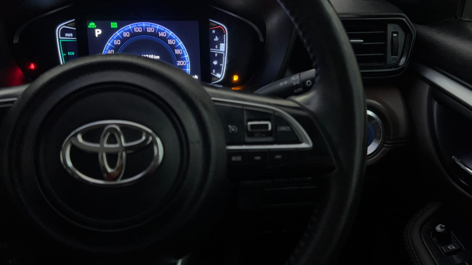 Used 2024 Toyota Urban Cruiser Hyryder V Hybrid Hybrid Automatic top_features Cruise control