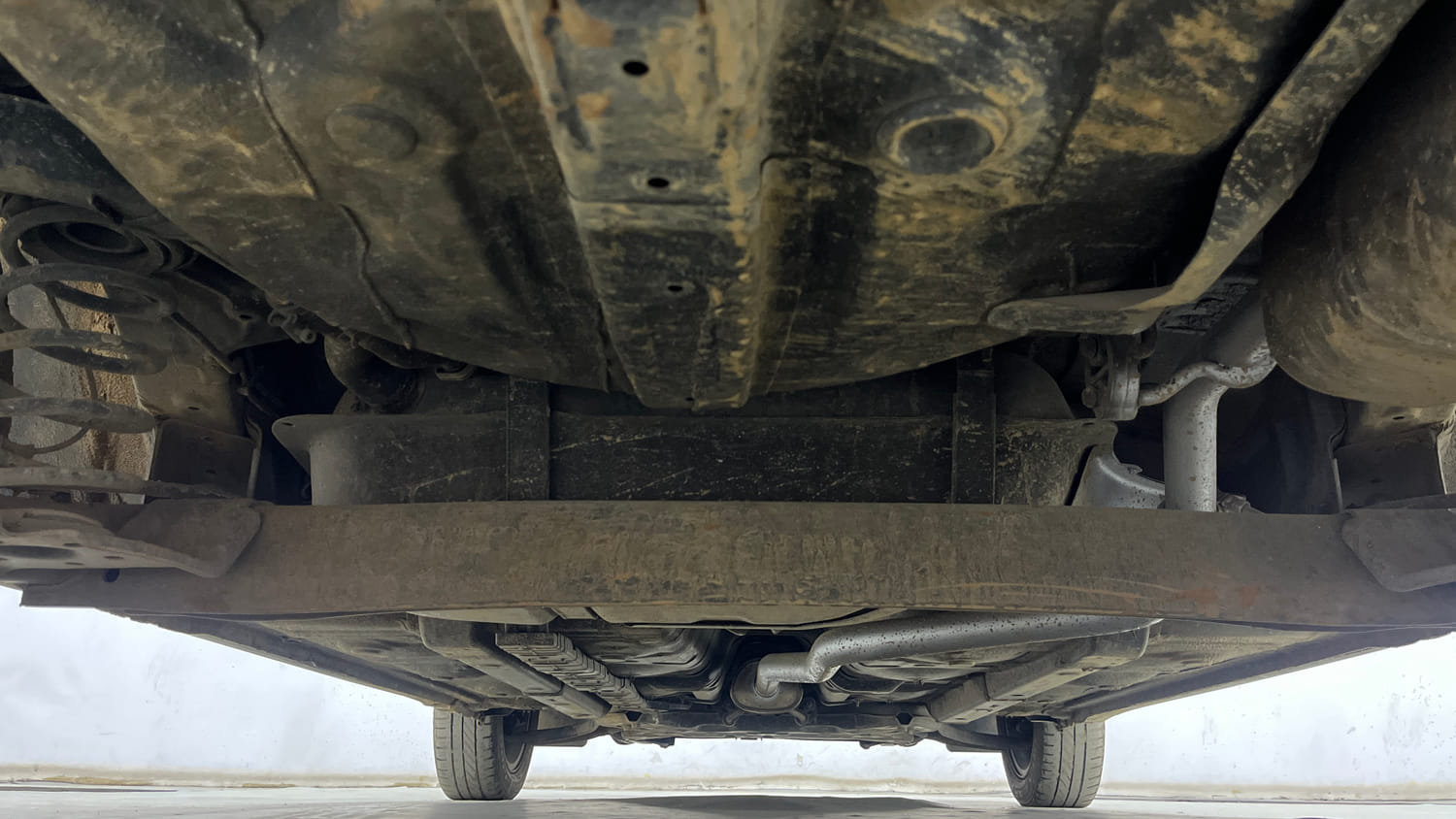 Used 2018 Hyundai Grand i10 Sportz AT 1.2 Kappa VTVT Petrol Automatic extra REAR UNDERBODY VIEW (TAKEN FROM REAR)