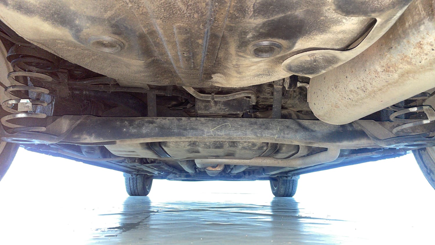 Used 2022 Hyundai Verna SX 1.5 MPi Petrol Manual extra REAR UNDERBODY VIEW (TAKEN FROM REAR)