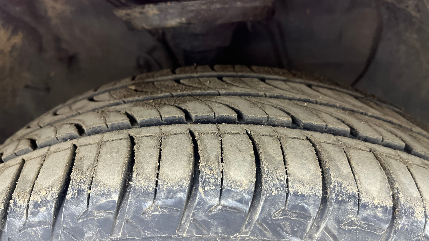 Used 2016 Hyundai Elite i20 Asta 1.2 Petrol Manual tyres RIGHT FRONT TYRE TREAD VIEW