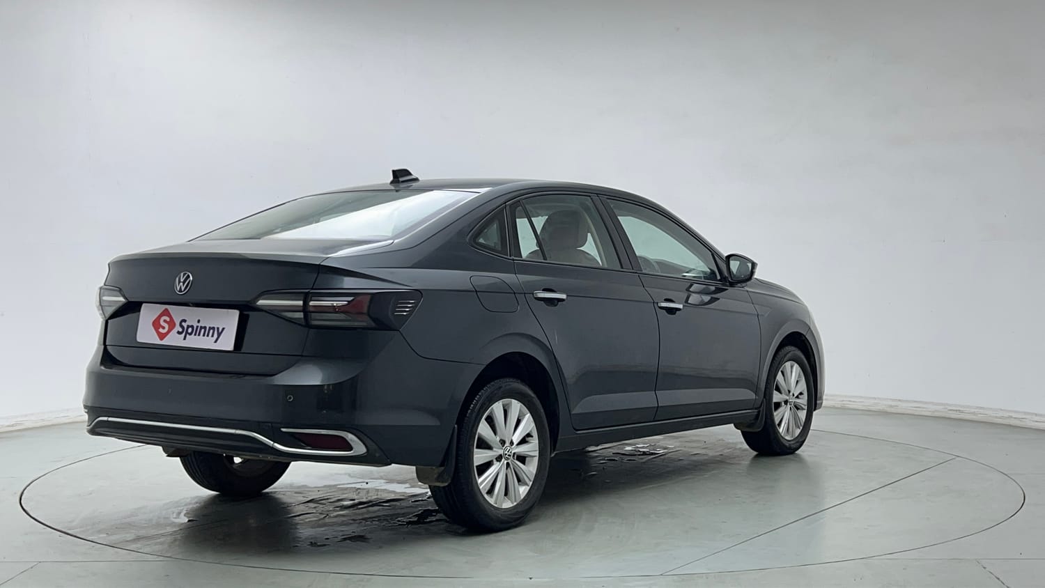 Used 2023 Volkswagen Virtus Highline 1.0 TSI AT Petrol Automatic exterior RIGHT REAR CORNER VIEW