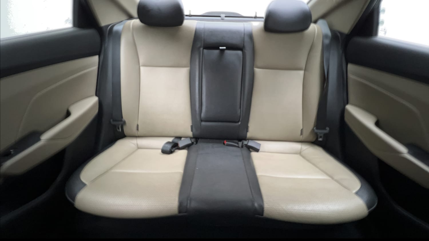 Used 2018 Hyundai Verna SX (O)1.6 VTVT Petrol Manual interior REAR SEAT CONDITION VIEW